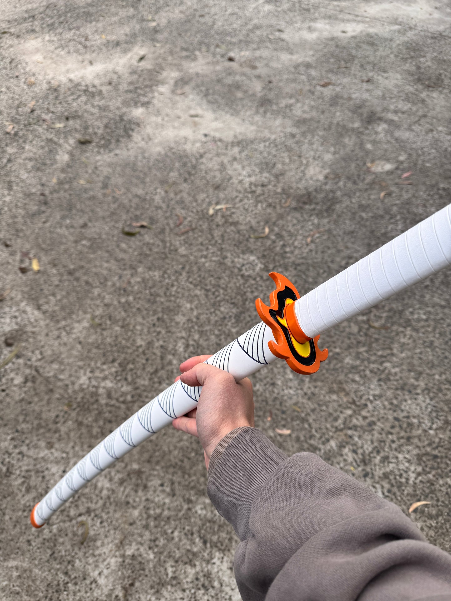 DEMON SLAYER - KYOJURO RENGOKU'S NICHIRIN SWORD (w FREE sword stand)