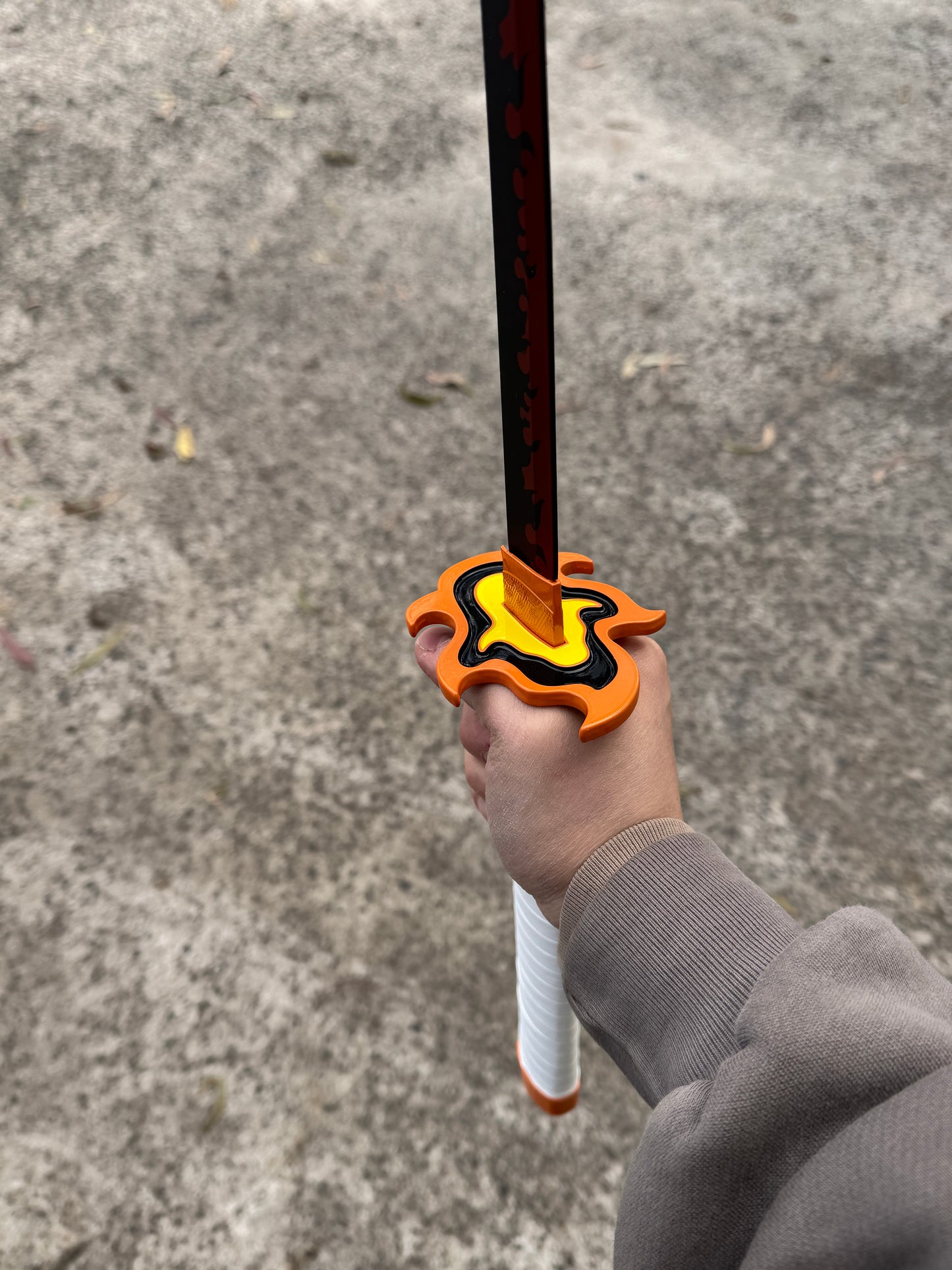 DEMON SLAYER - KYOJURO RENGOKU'S NICHIRIN SWORD (w FREE sword stand)