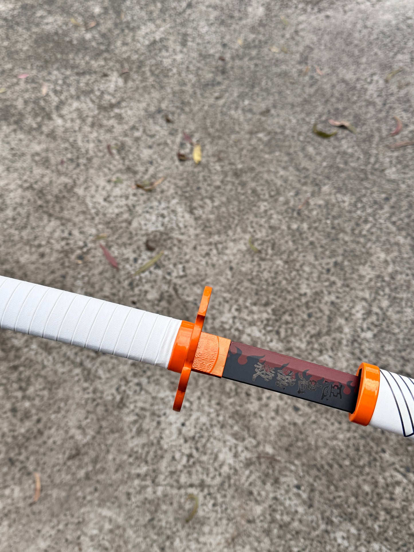 DEMON SLAYER - KYOJURO RENGOKU'S NICHIRIN SWORD (w FREE sword stand)