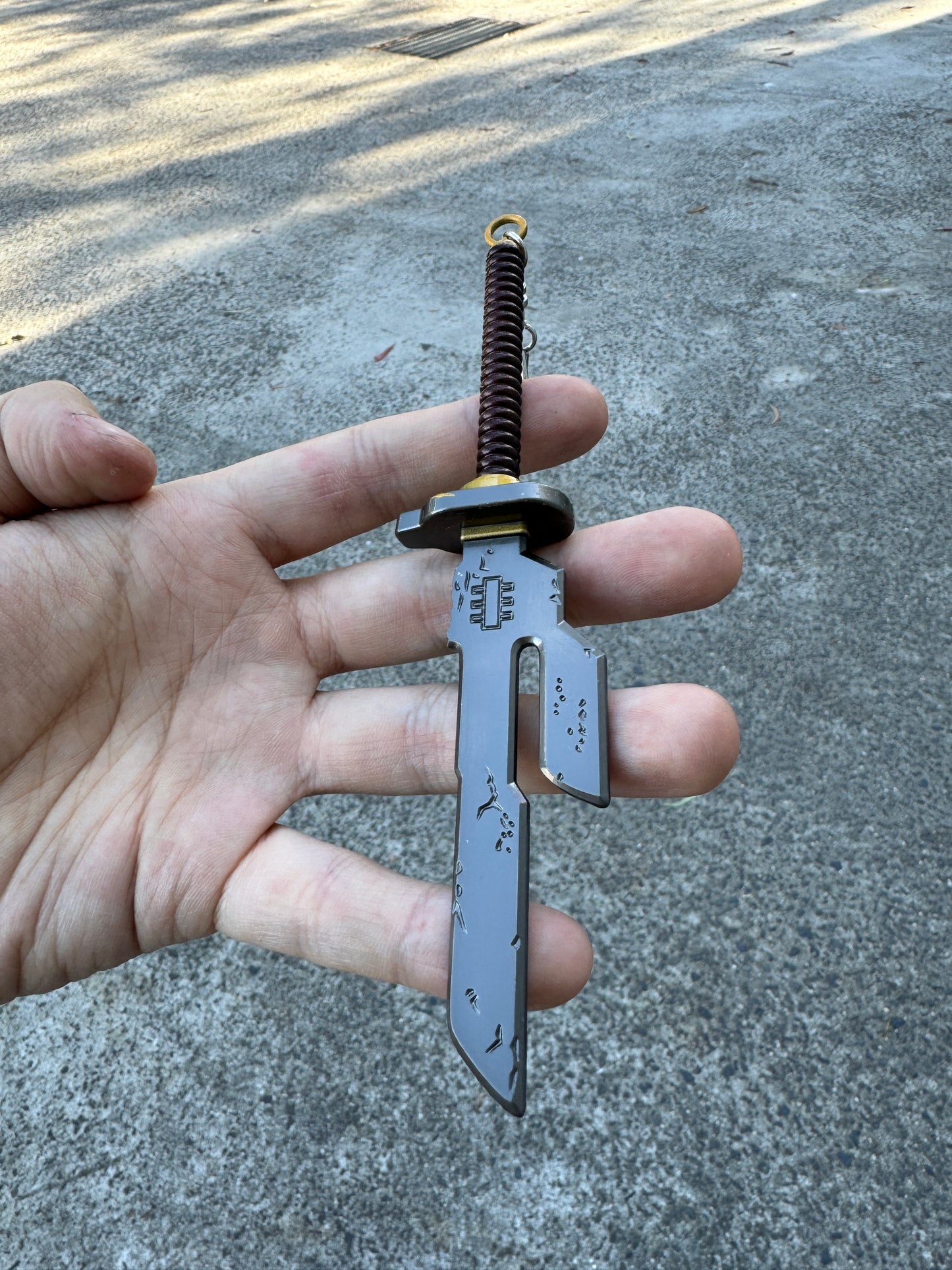 JUJUTSU KAISEN – INVERTED SPEAR OF HEAVEN KEYCHAIN