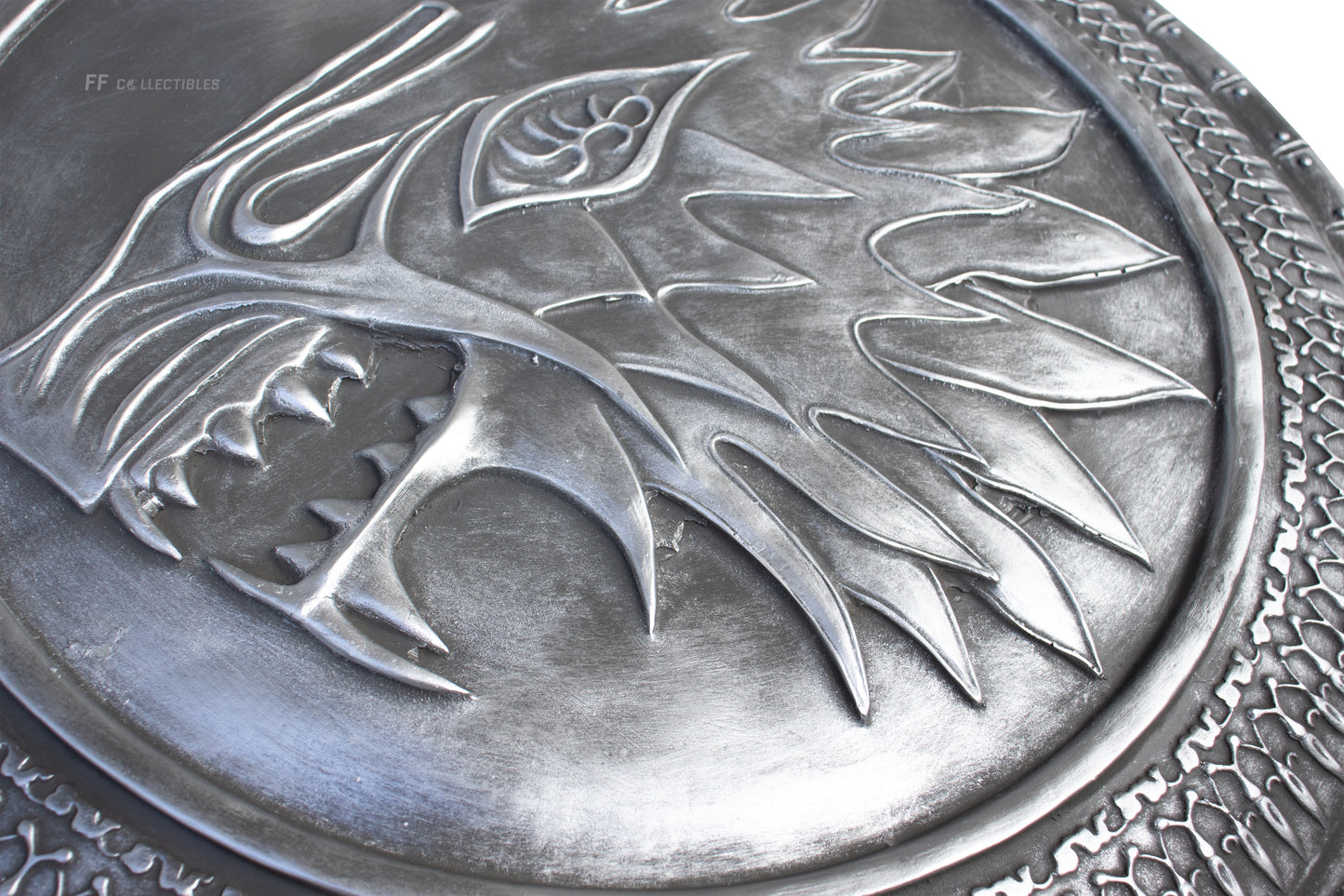 GAME OF THRONES - STARK INFANTRY SHIELD (LIFE SIZE REPLICA)