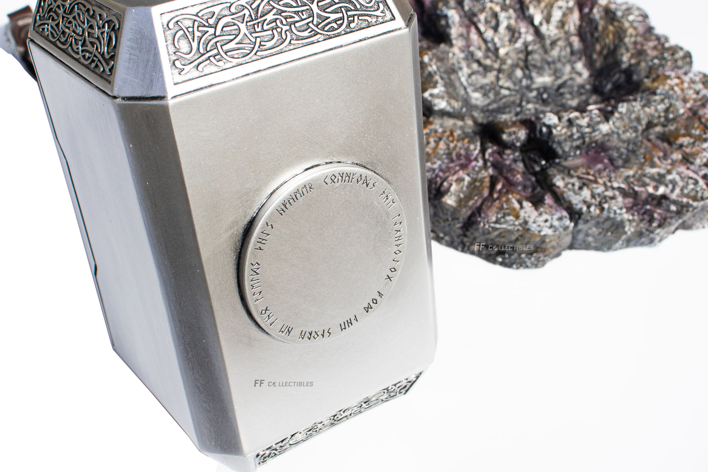 MARVEL'S AVENGERS - MJÖLNIR, THOR HAMMER ONLY (1:1 FULL SIZE RESIN REPLICA)