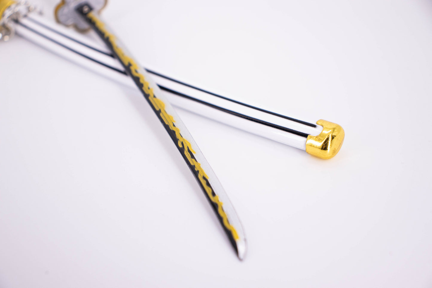 DEMON SLAYER – ZENITSU AGATSUMA’S NICHIRIN SWORD KEYCHAIN