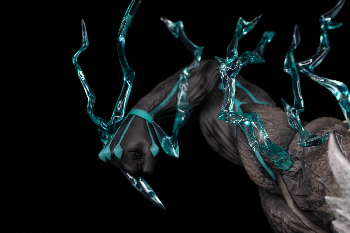 CHIKARA STUDIO – KAIJU NO. 8: KAIJU FORM KAFKA HIBINO [IN STOCK]