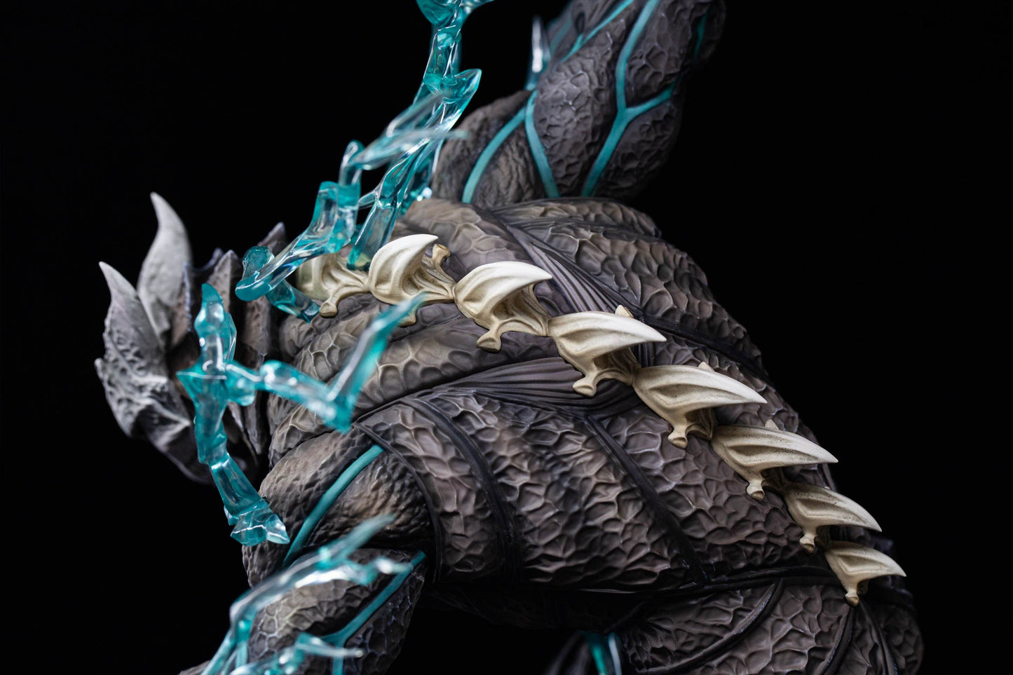CHIKARA STUDIO – KAIJU NO. 8: KAIJU FORM KAFKA HIBINO [IN STOCK]