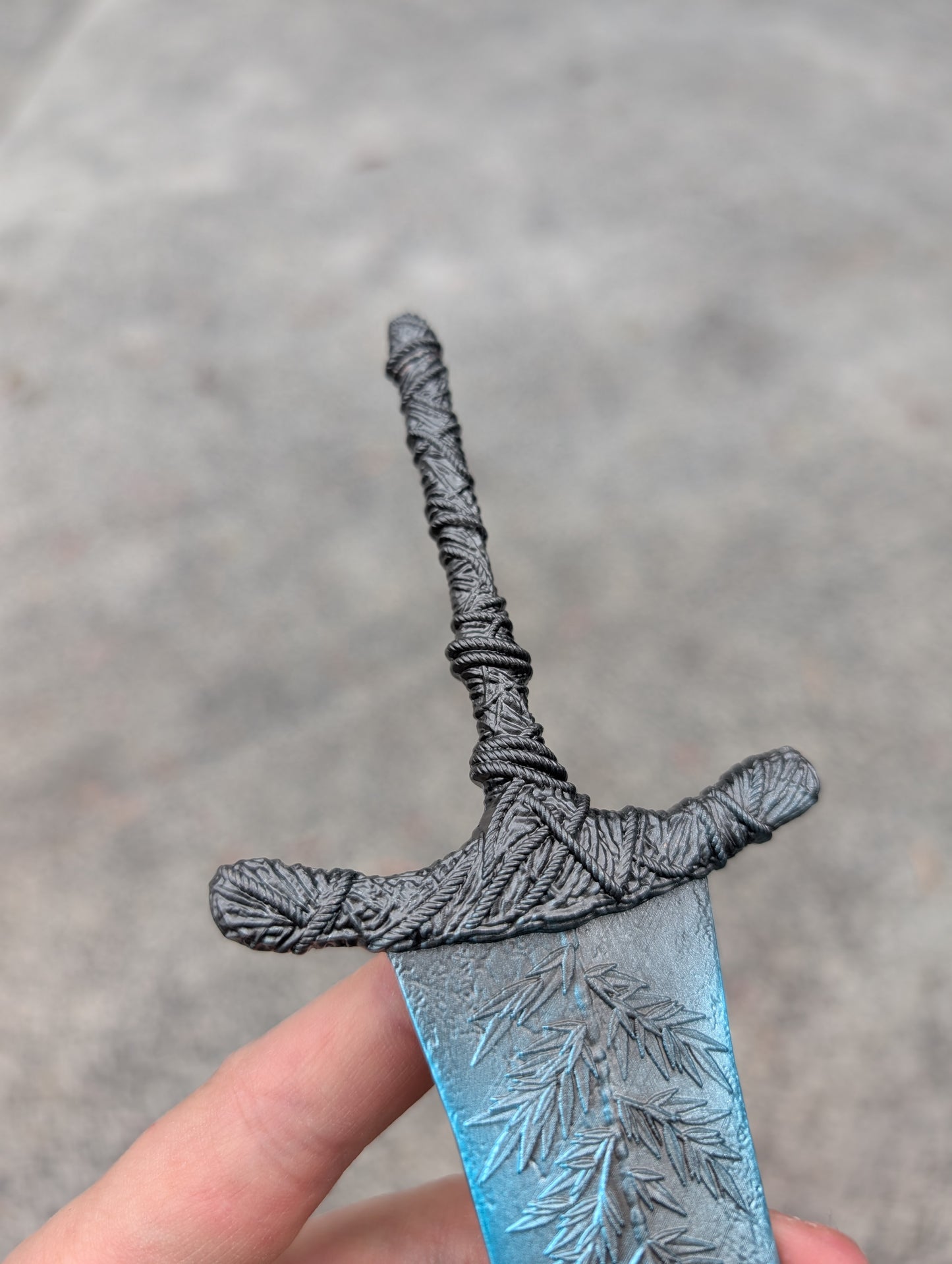 ELDEN RING – DARK MOON GREATSWORD MINI REPLICA (30 CM)
