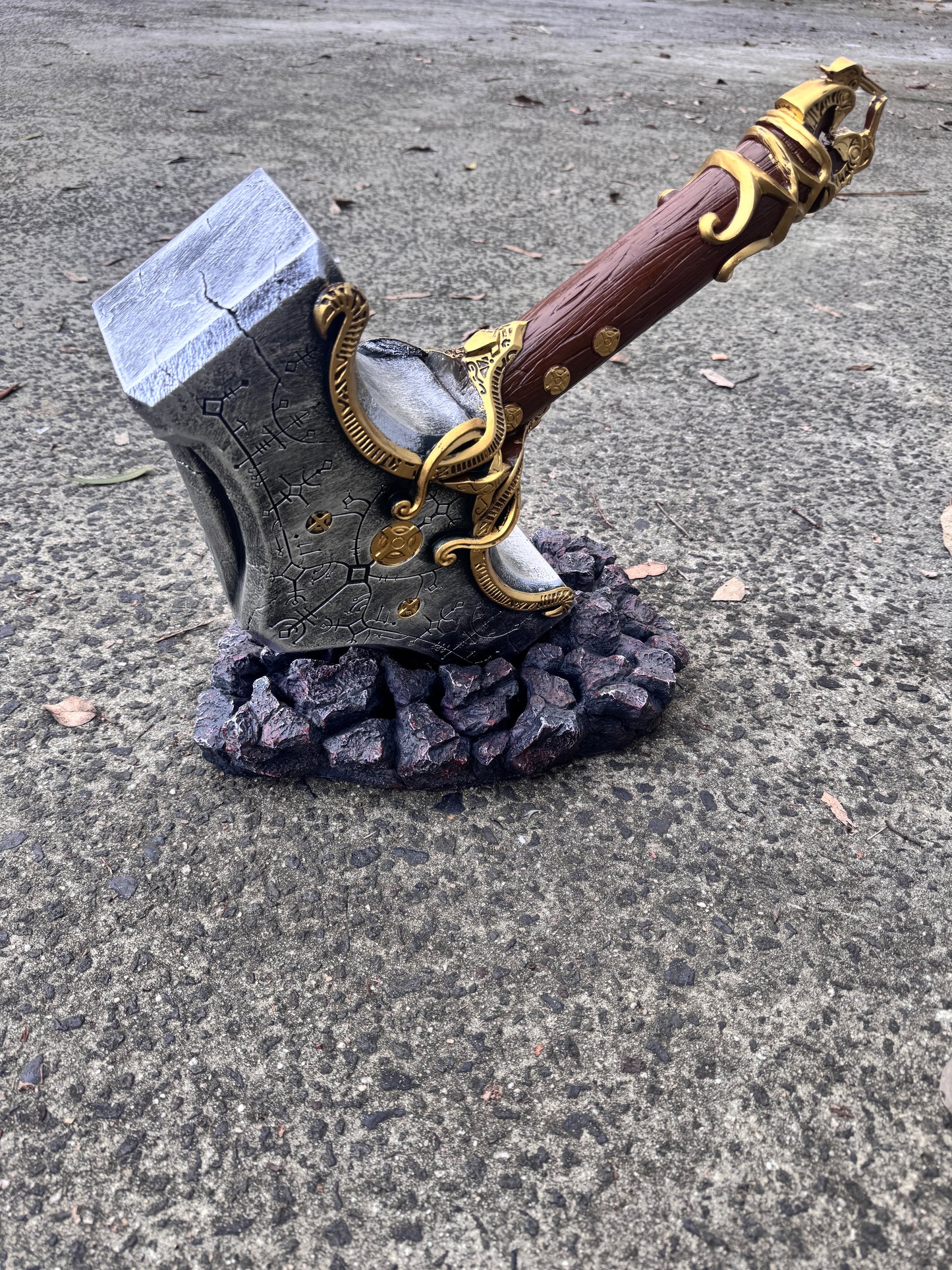 GOD OF WAR – MJOLNIR RESIN REPLICA