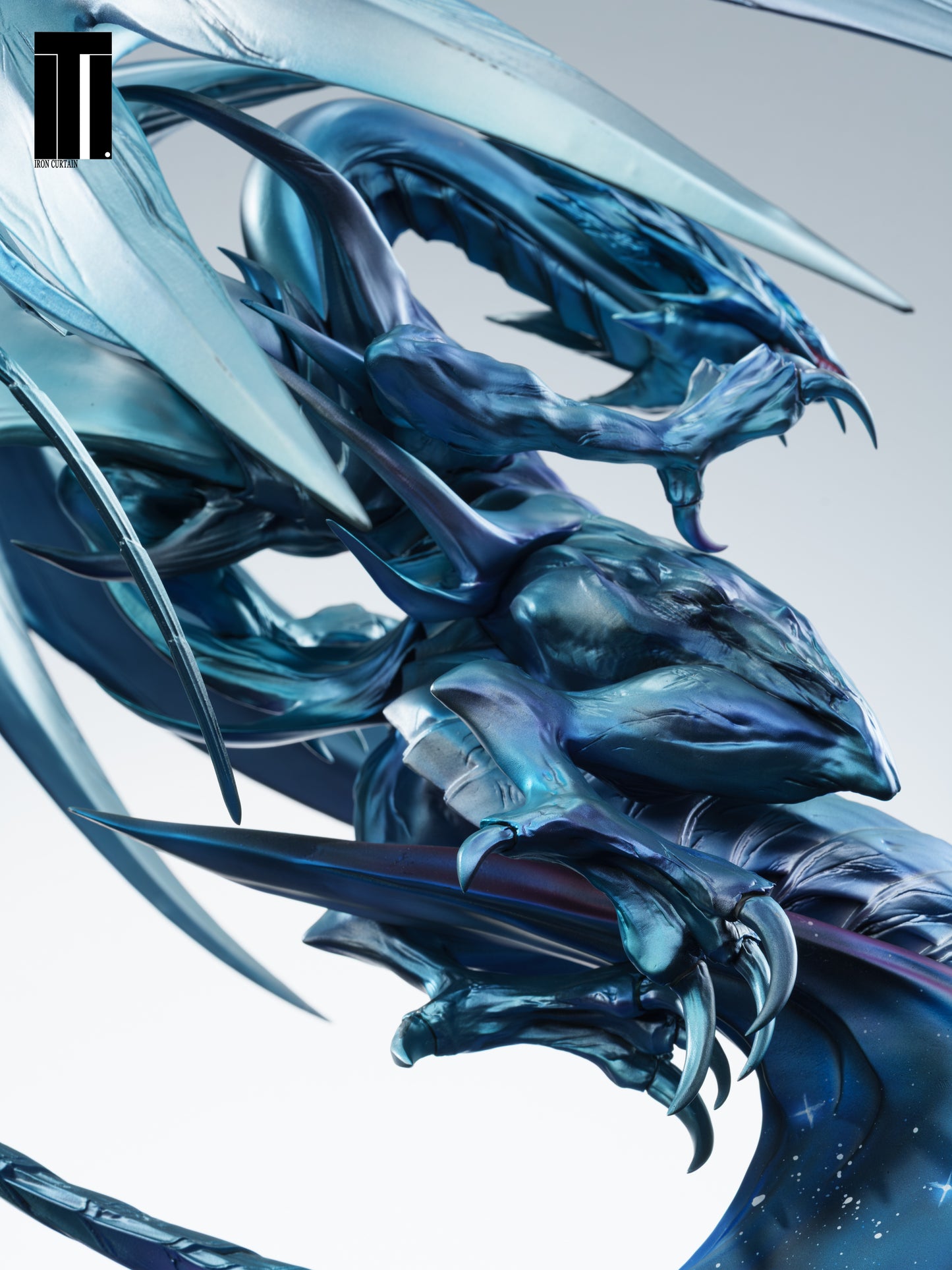 IRON CURTAIN STUDIO - YU-GI-OH! BLUE-EYES WHITE DRAGON 8