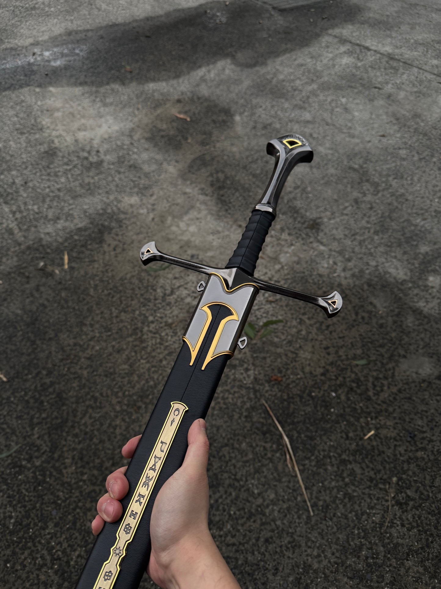 LORD OF THE RINGS- ANDURIL, FLAME OF THE WEST, SWORD OF ARAGORN (COLLECTORS EDITION)