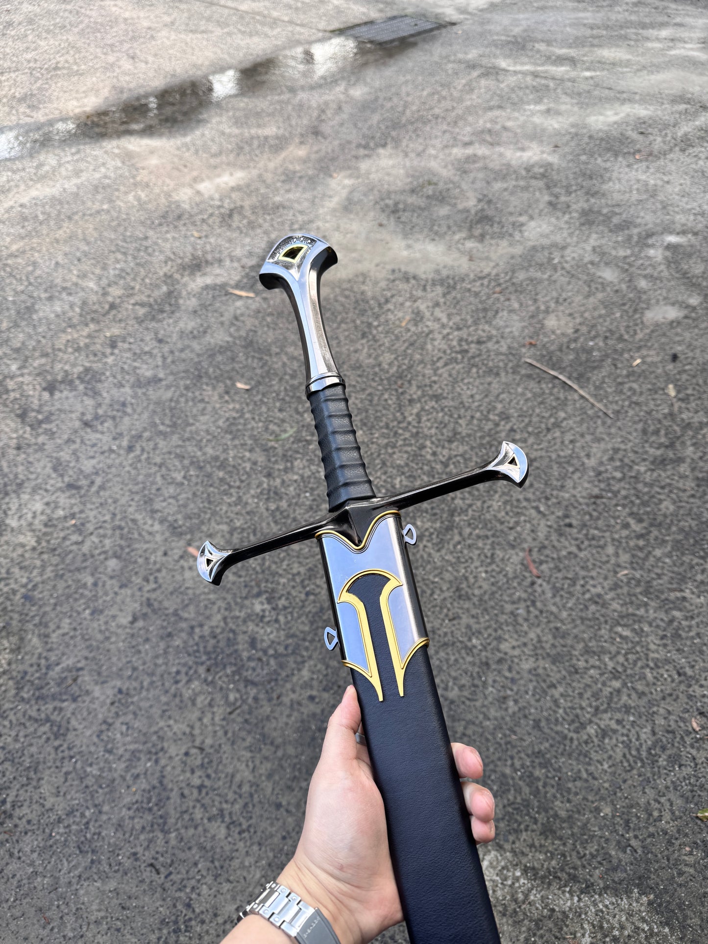 LORD OF THE RINGS- ANDURIL, FLAME OF THE WEST, SWORD OF ARAGORN (COLLECTORS EDITION)