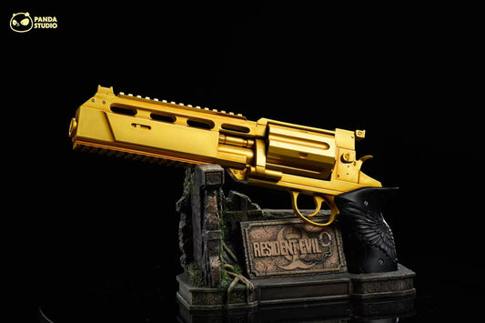 PANDA STUDIO – RESIDENT EVIL 9: GOLD REQUIEM REVOLVER AND HATCHET 1/1 [PRE-ORDER]