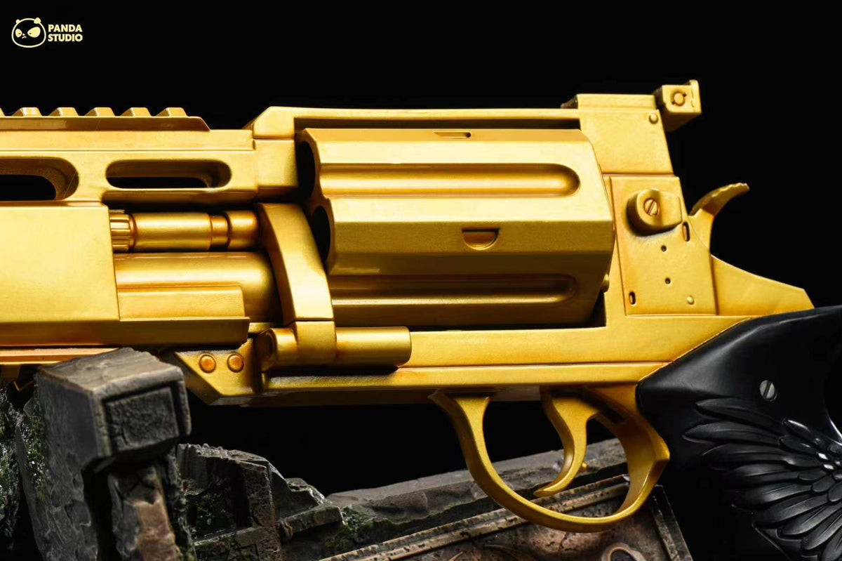 PANDA STUDIO – RESIDENT EVIL 9: GOLD REQUIEM REVOLVER AND HATCHET 1/1 [PRE-ORDER]