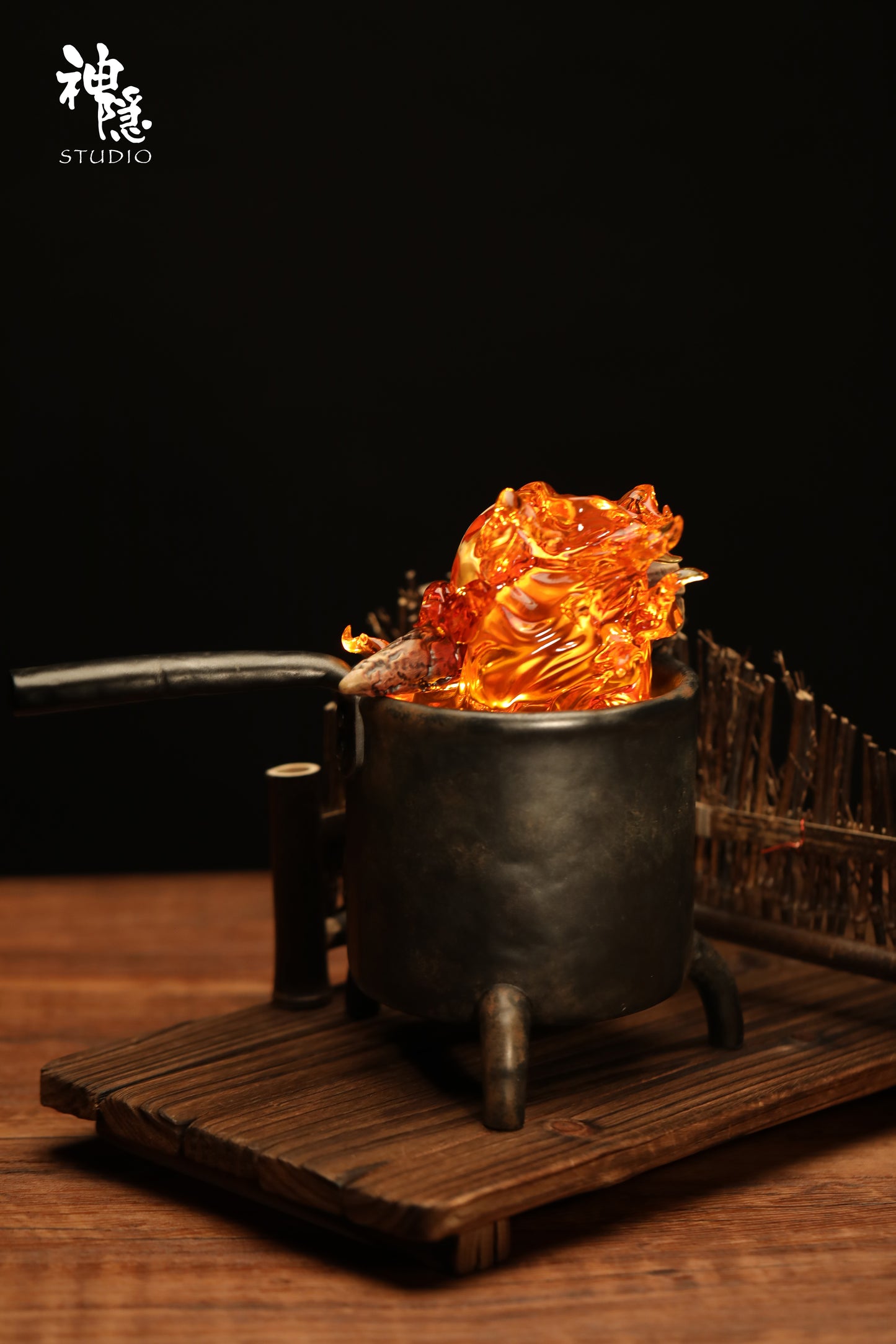 SHEN YIN STUDIO – HOWL’S MOVING CASTLE: MEETING SERIES, SAUCEPAN CALCIFER [PRE-ORDER]