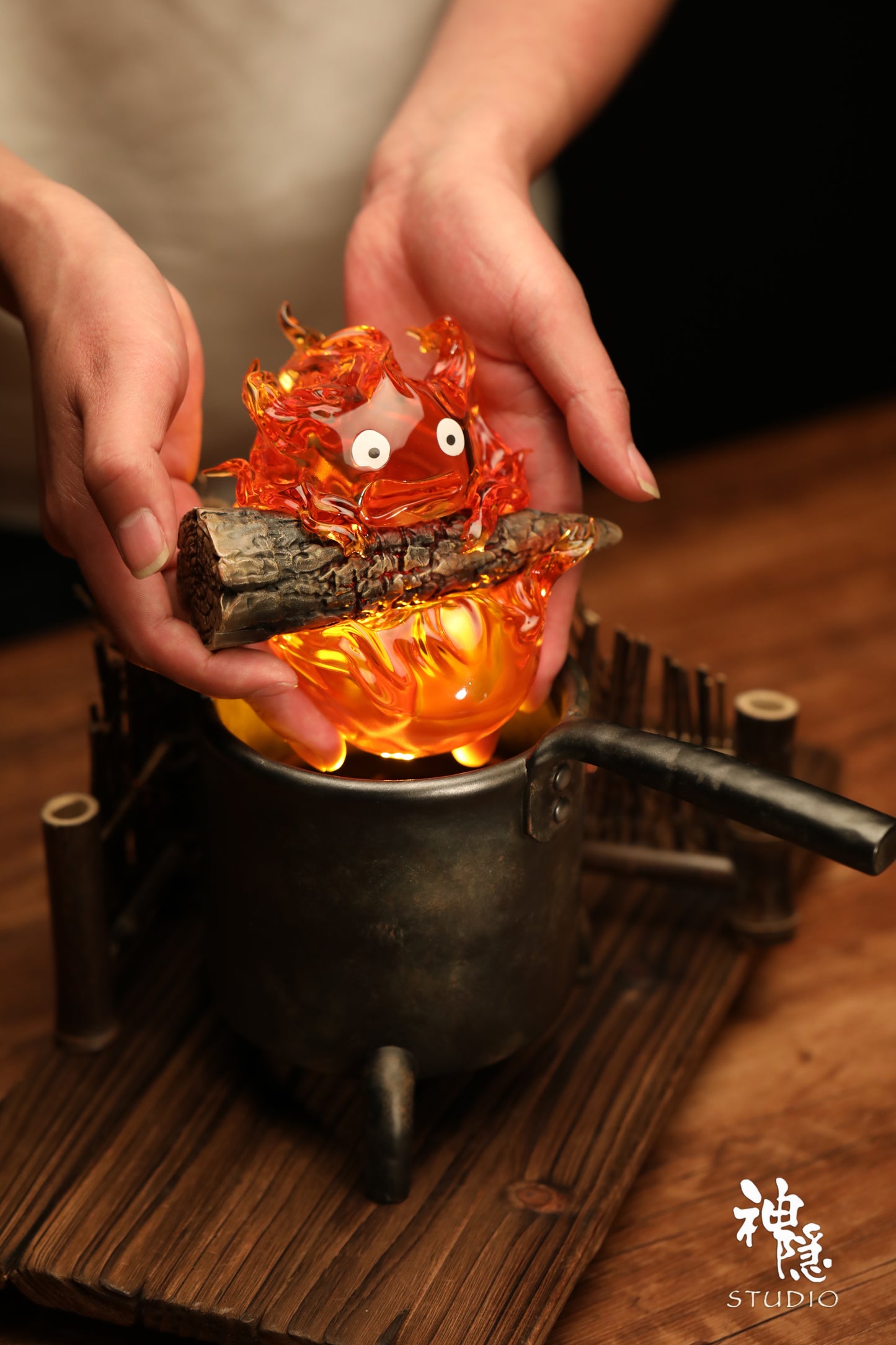 SHEN YIN STUDIO – HOWL’S MOVING CASTLE: MEETING SERIES, SAUCEPAN CALCIFER [PRE-ORDER]