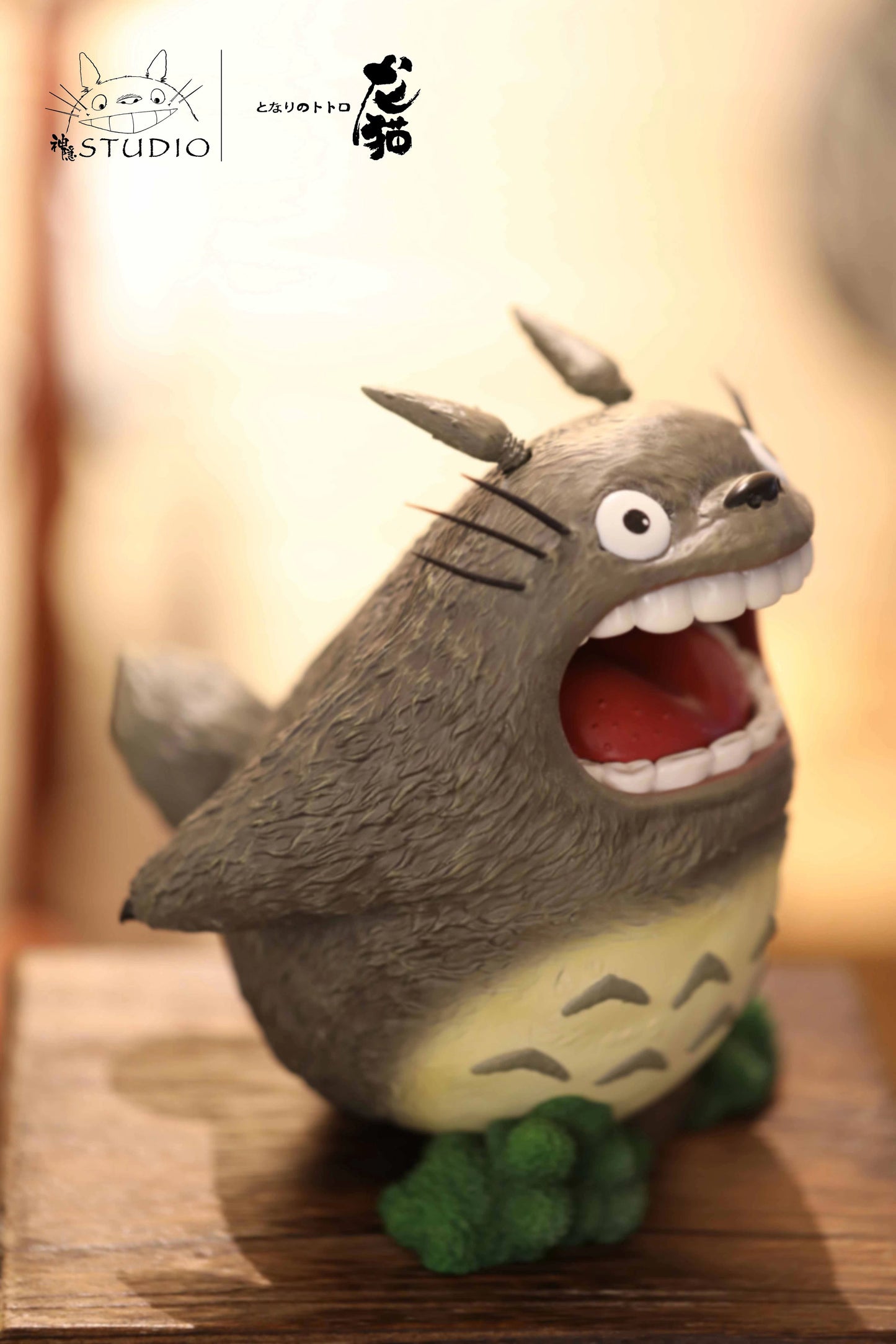 SHEN YIN STUDIO – MY NEIGHBOR TOTORO: HANDHELD SERIES 2. TOTORO [IN STOCK]