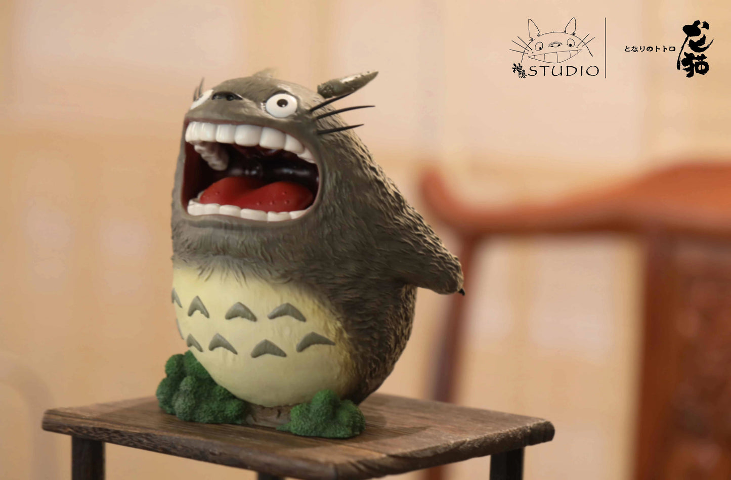 SHEN YIN STUDIO – MY NEIGHBOR TOTORO: HANDHELD SERIES 2. TOTORO [IN STOCK]