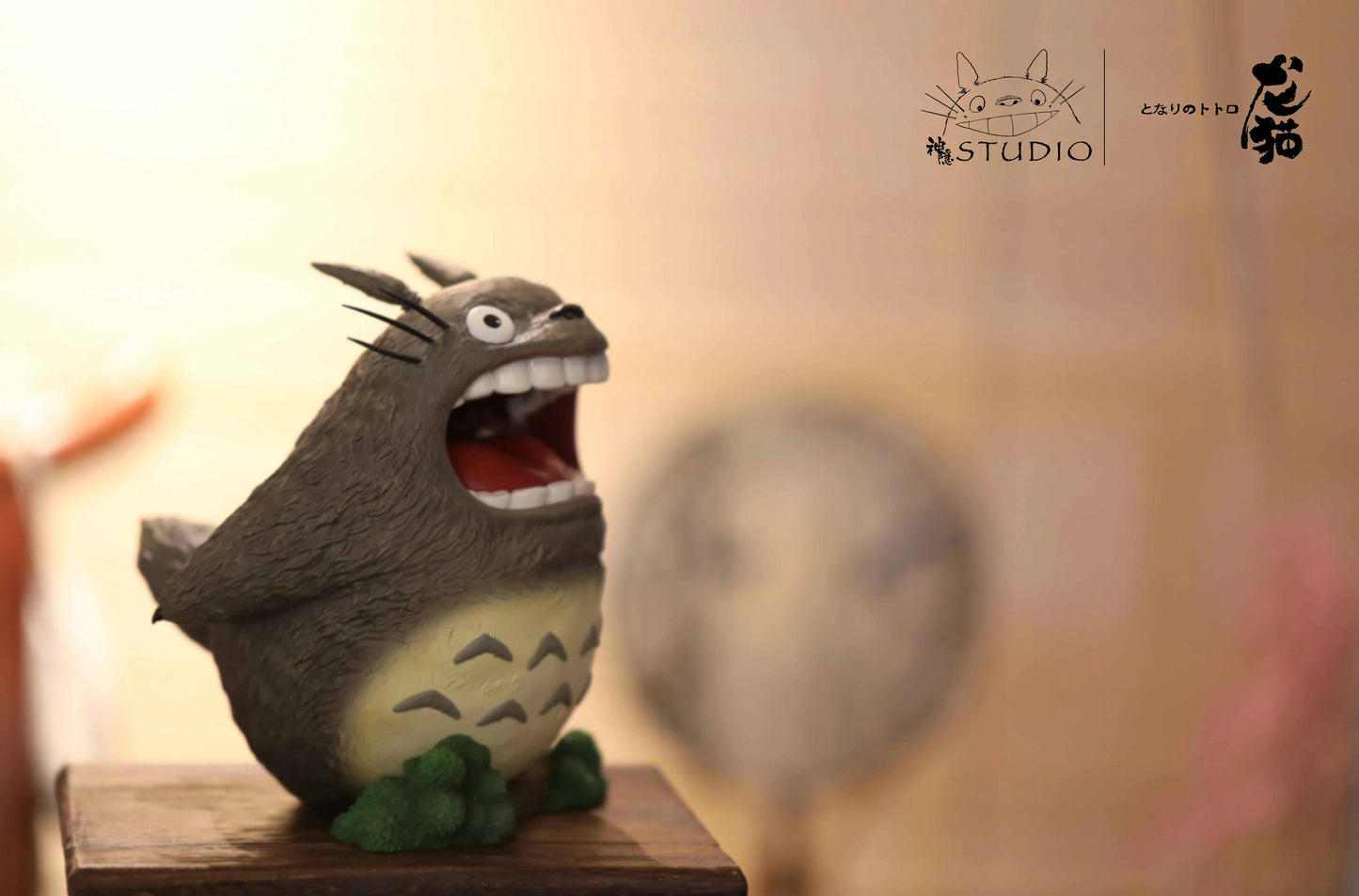 SHEN YIN STUDIO – MY NEIGHBOR TOTORO: HANDHELD SERIES 2. TOTORO [IN STOCK]