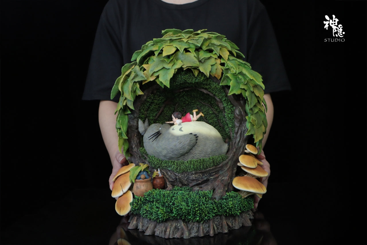 SHEN YIN STUDIO – MY NEIGHBOR TOTORO: TREE HOLE RESTING TOTORO [IN STOCK]