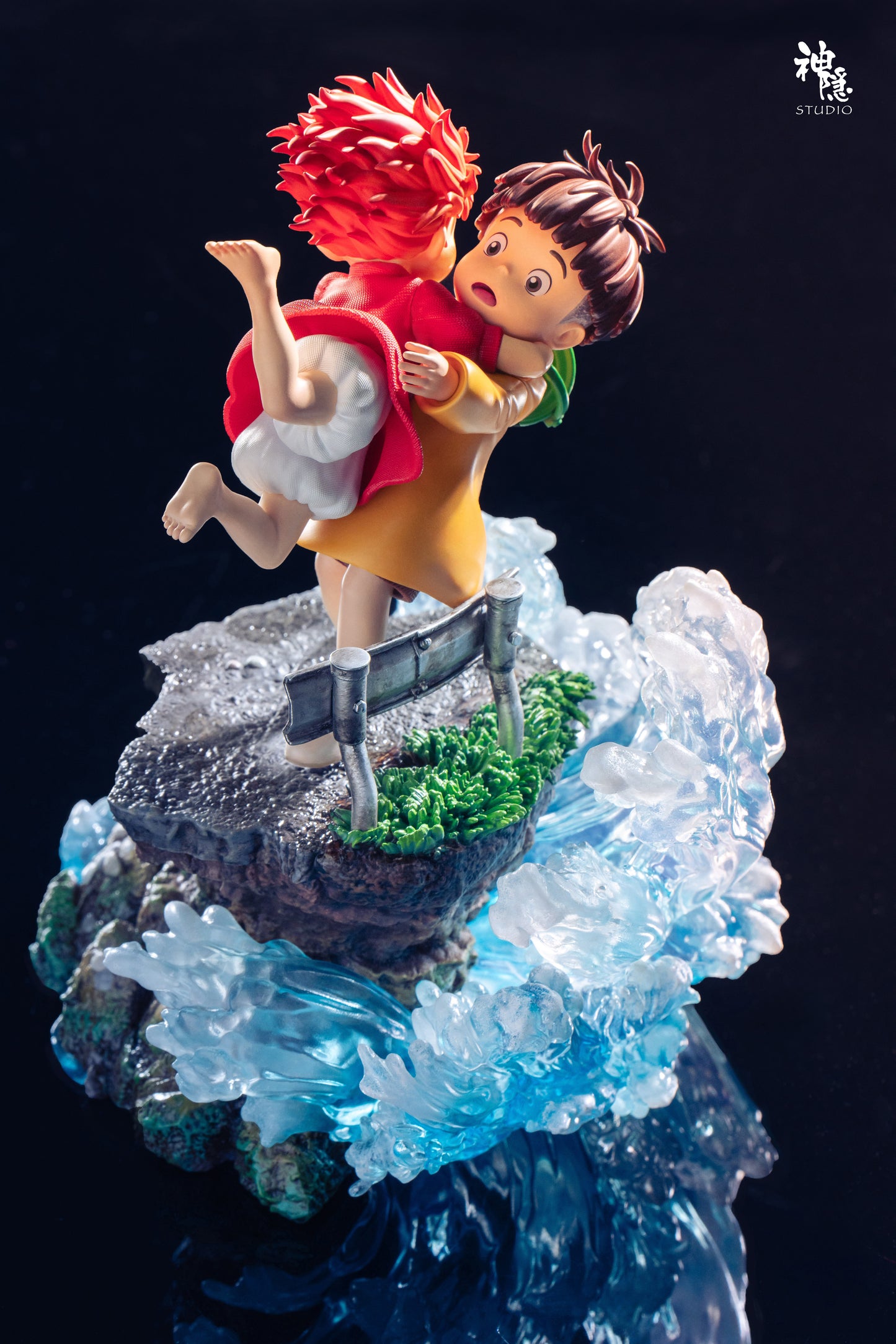 SHEN YIN STUDIO – PONYO: PONYO HUGGING SOSUKE [IN STOCK]