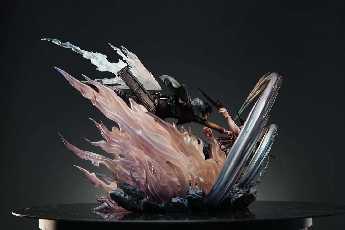 SURE STUDIO - ATTACK ON TITAN: SSS TITAN BATTLE SERIES, LEVI VS REINER [PRE-ORDER]