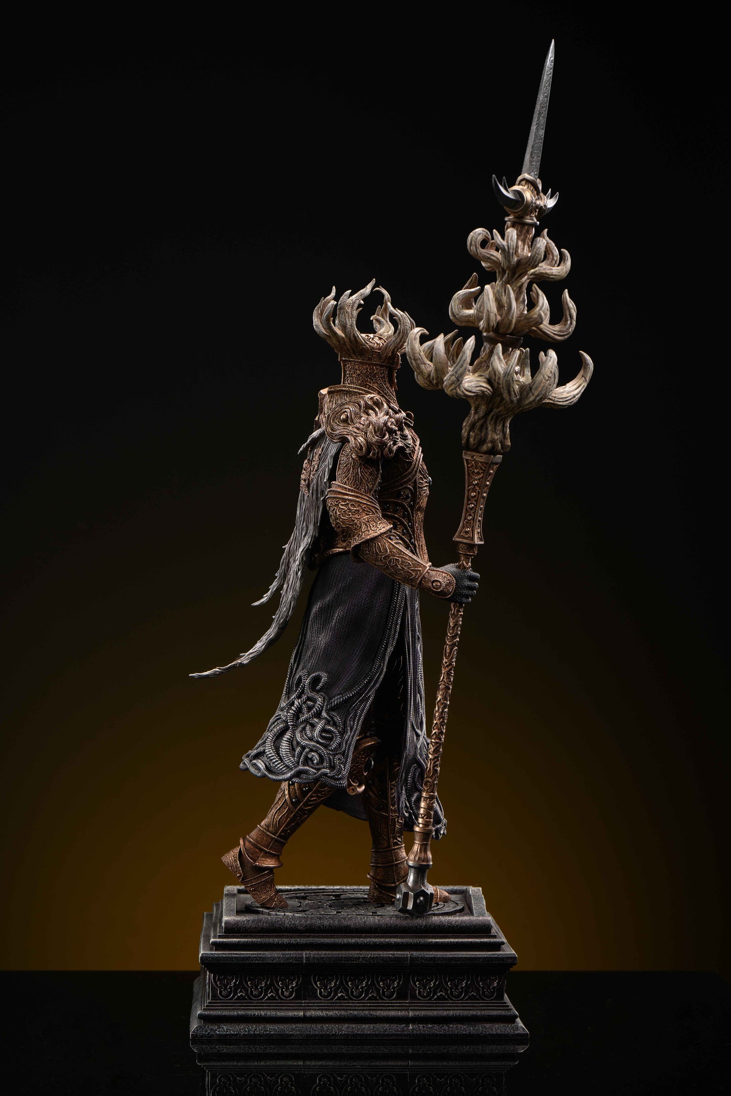 SWORD & WING STUDIO – ELDEN RING: CRUCIBLE KNIGHT [PRE-ORDER]