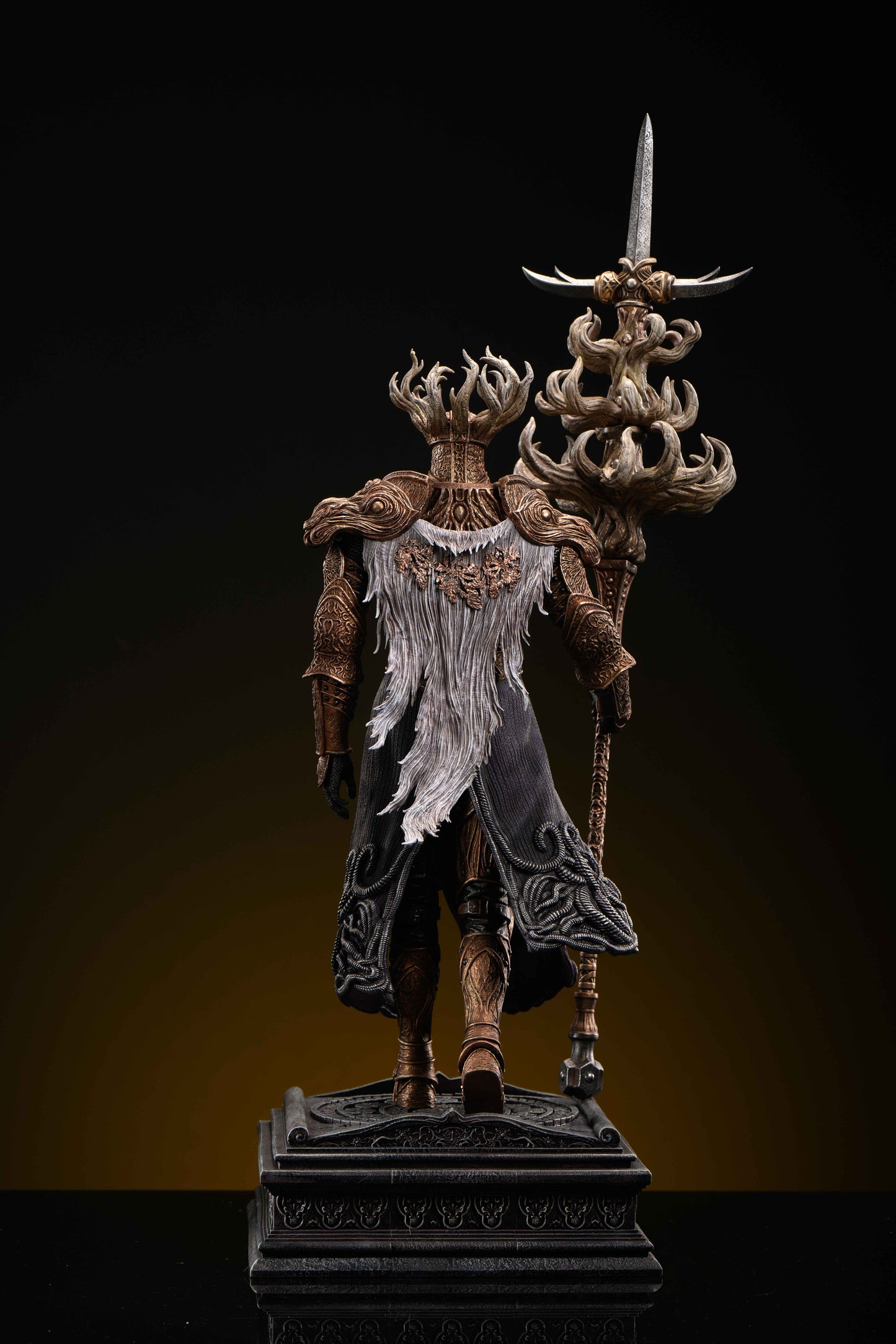SWORD & WING STUDIO – ELDEN RING: CRUCIBLE KNIGHT [PRE-ORDER]