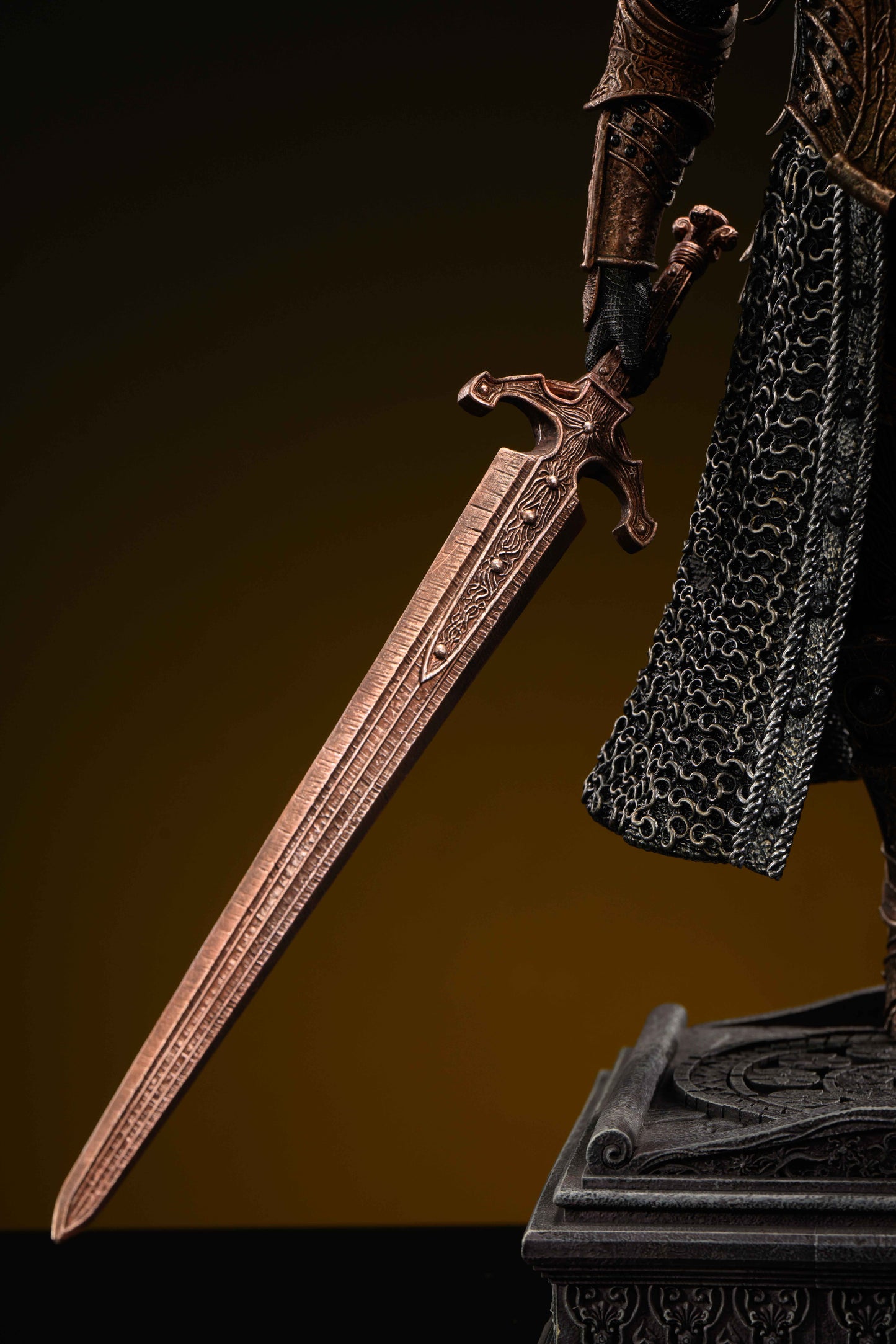 SWORD & WING STUDIO – ELDEN RING: CRUCIBLE KNIGHT [PRE-ORDER]