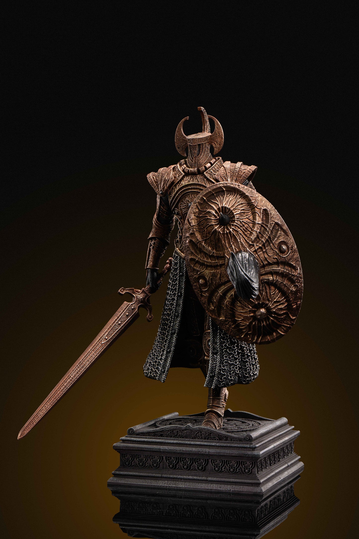 SWORD & WING STUDIO – ELDEN RING: CRUCIBLE KNIGHT [PRE-ORDER]