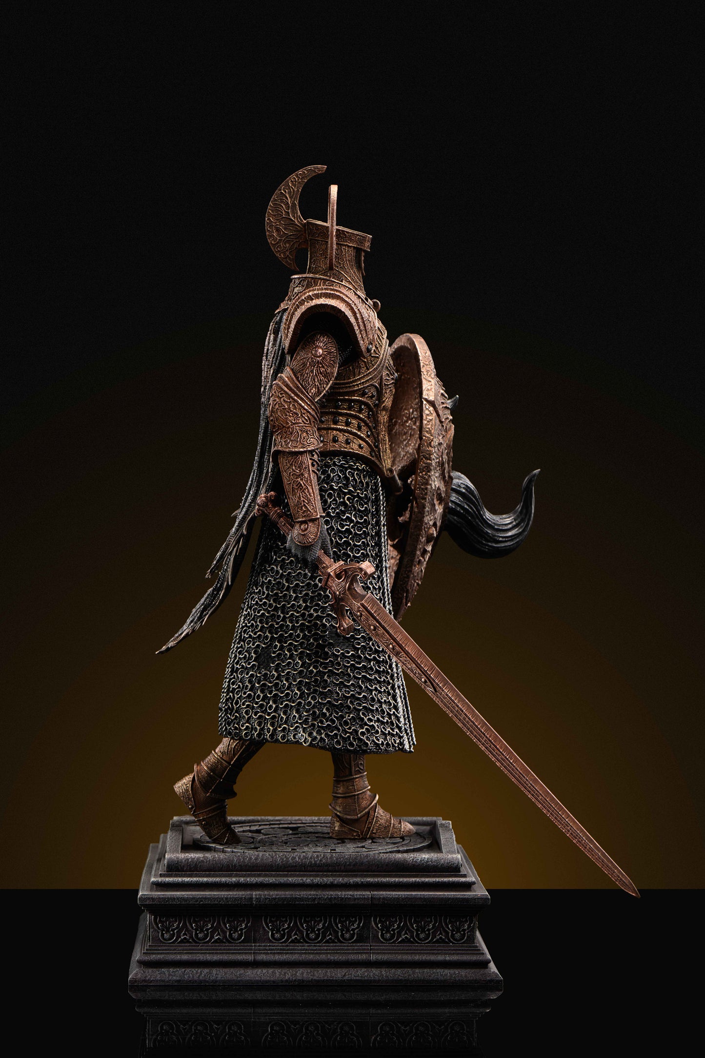 SWORD & WING STUDIO – ELDEN RING: CRUCIBLE KNIGHT [PRE-ORDER]