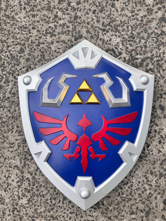 THE LEGEND OF ZELDA - HYLIAN SHIELD (LIFE SIZE METAL REPLICA)