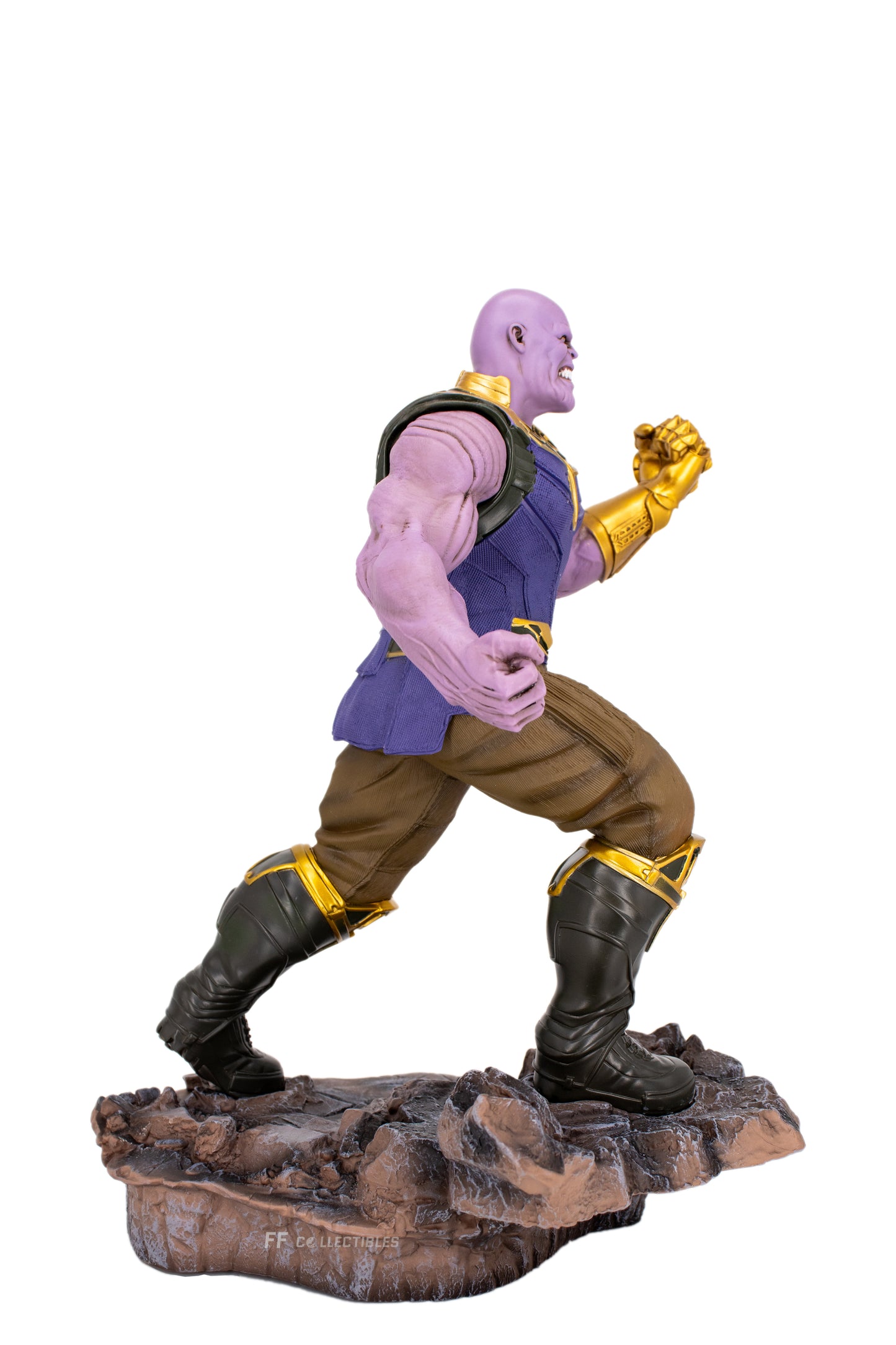 MARVEL'S AVENGERS INFINITY WAR - THANOS RESIN STATUE 1/10 SCALE COLLECTIBLE (2)