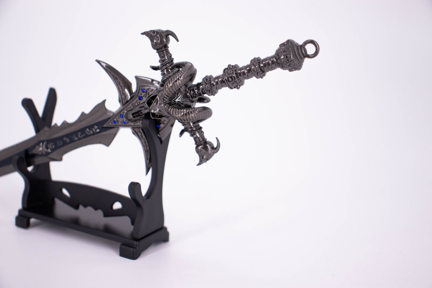 WORLD OF WARCRAFT – FROSTMOURNE MINI REPLICA (22 CM)