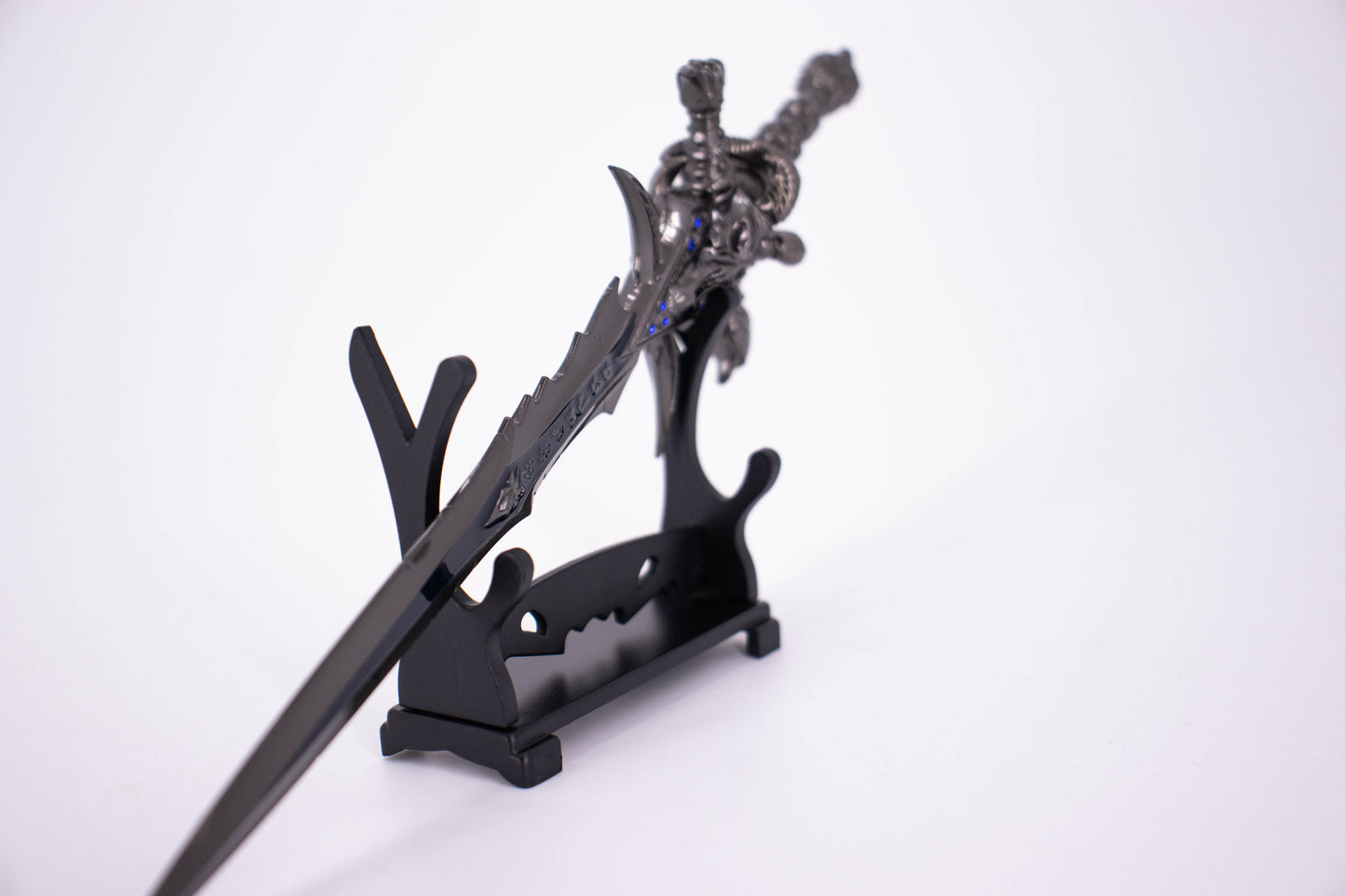 WORLD OF WARCRAFT – FROSTMOURNE MINI REPLICA (22 CM)