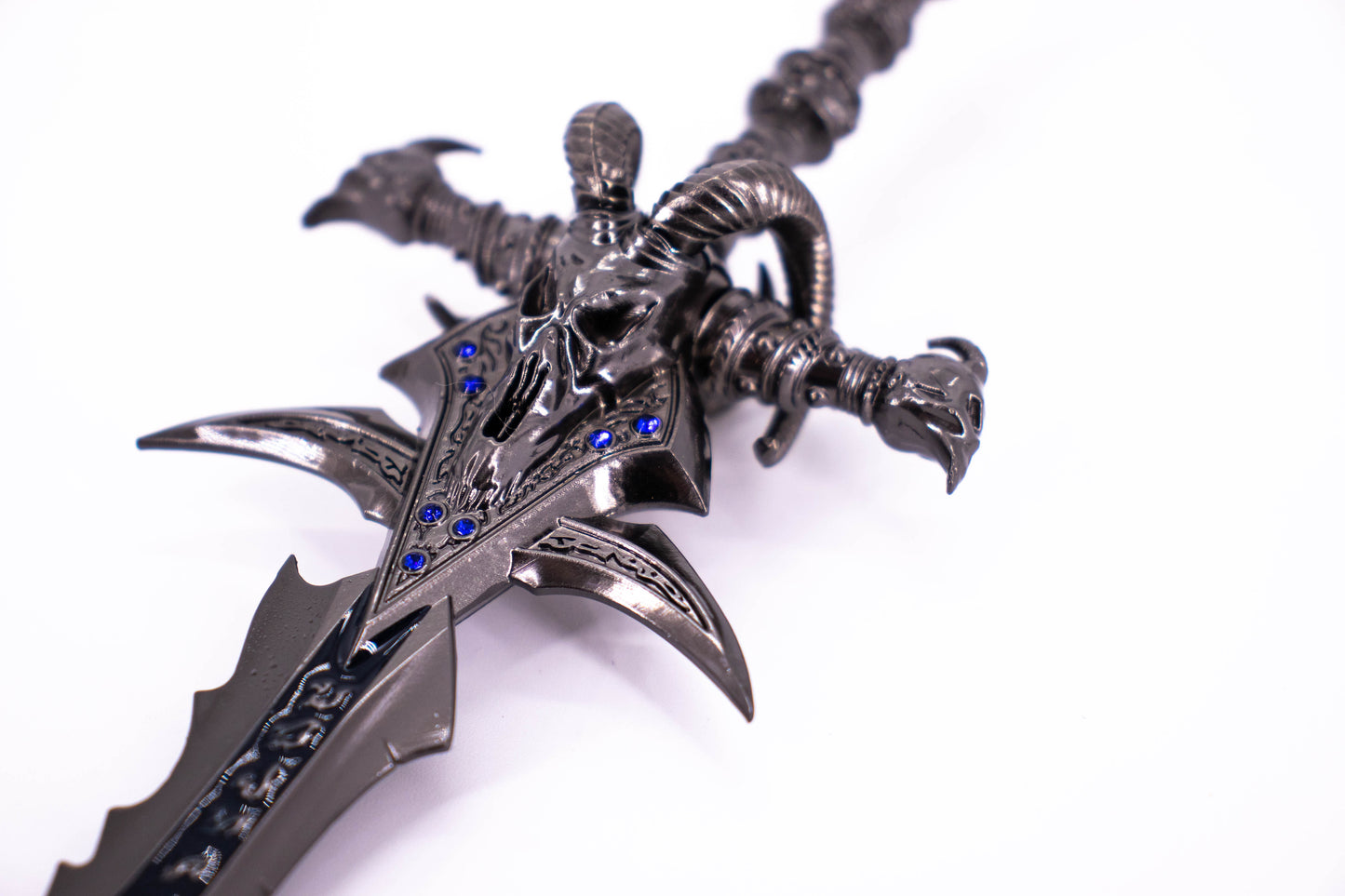 WORLD OF WARCRAFT – FROSTMOURNE MINI REPLICA (22 CM)