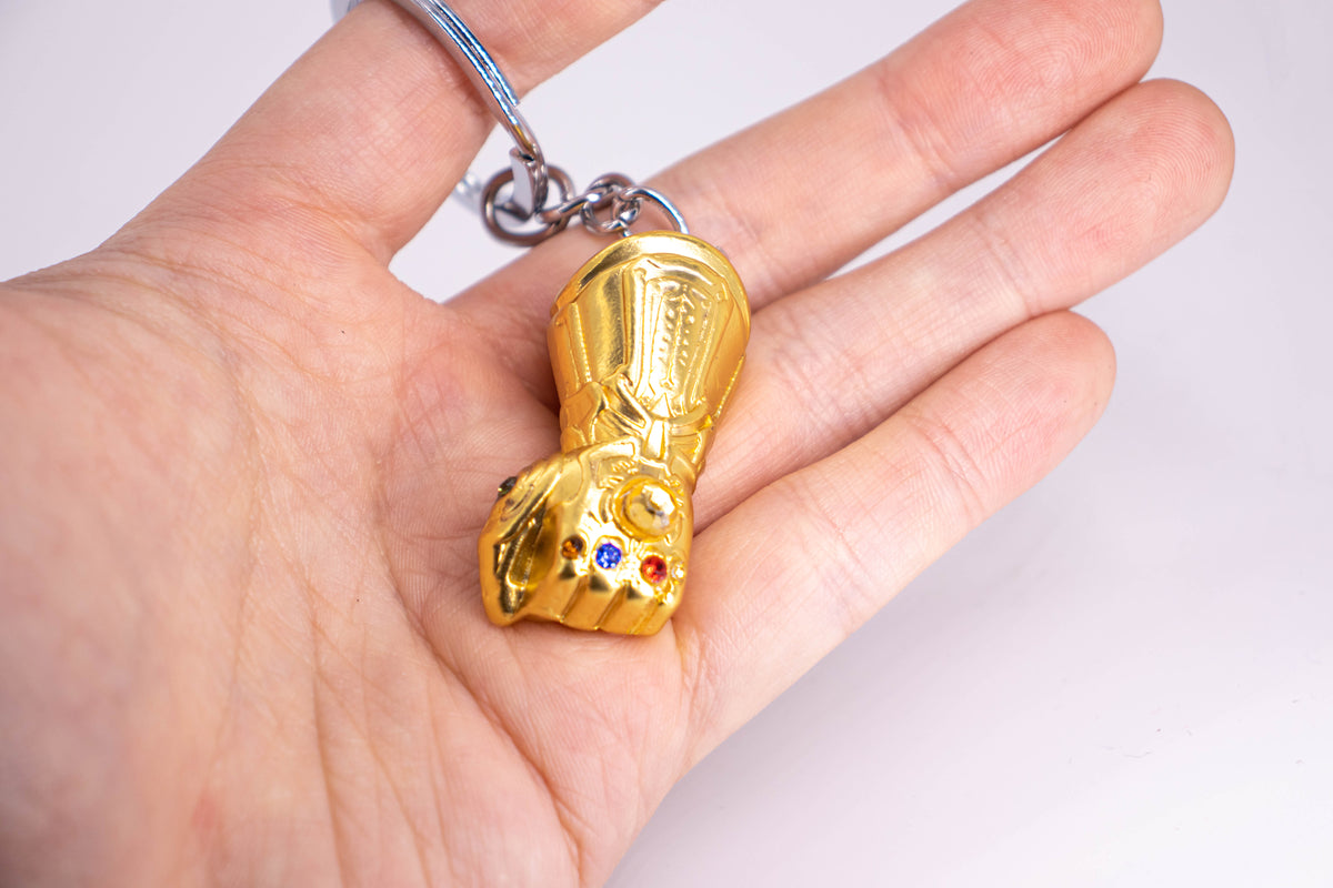 MARVEL’S AVENGERS – INFINITY GAUNTLET KEYCHAIN – FF COLLECTIBLES