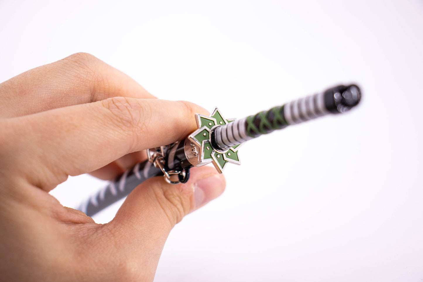 DEMON SLAYER – SANEMI SHINAZUGAWA’S NICHIRIN SWORD KEYCHAIN