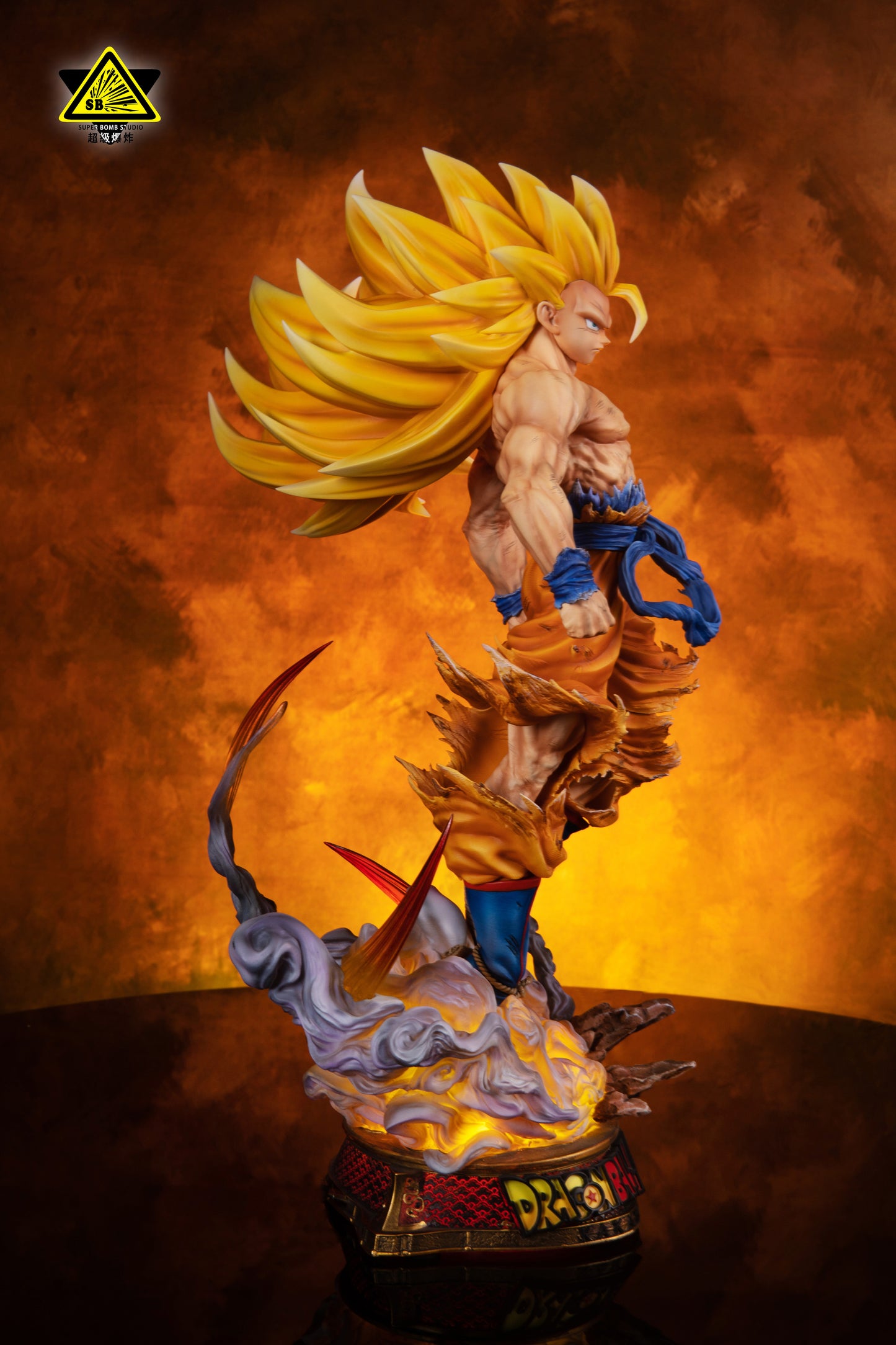 SUPER BOMB STUDIO – DRAGON BALL Z: SUPER SAIYAN 3 GOKU [IN STOCK]