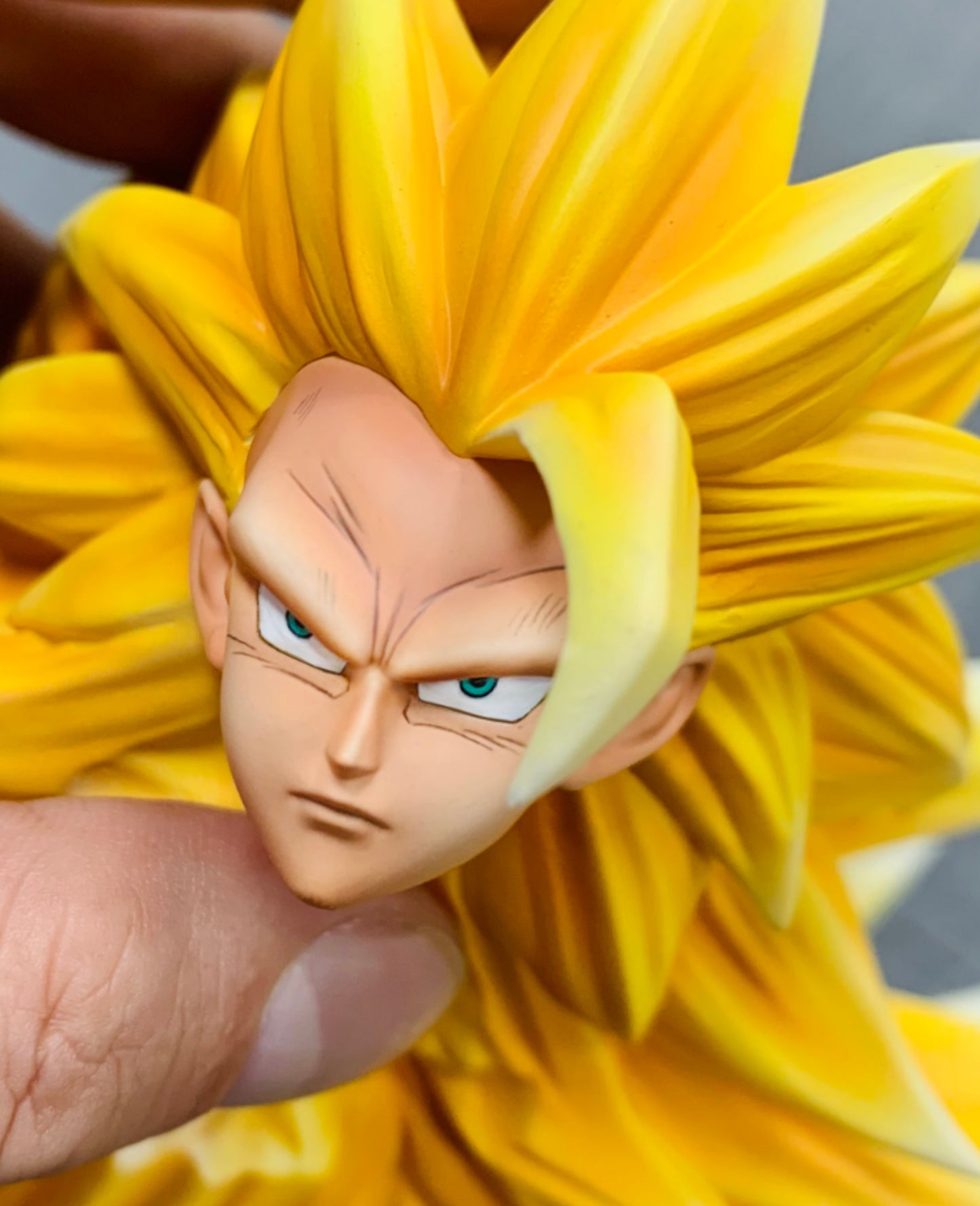 SUPER BOMB STUDIO – DRAGON BALL Z: SUPER SAIYAN 3 GOKU [IN STOCK]