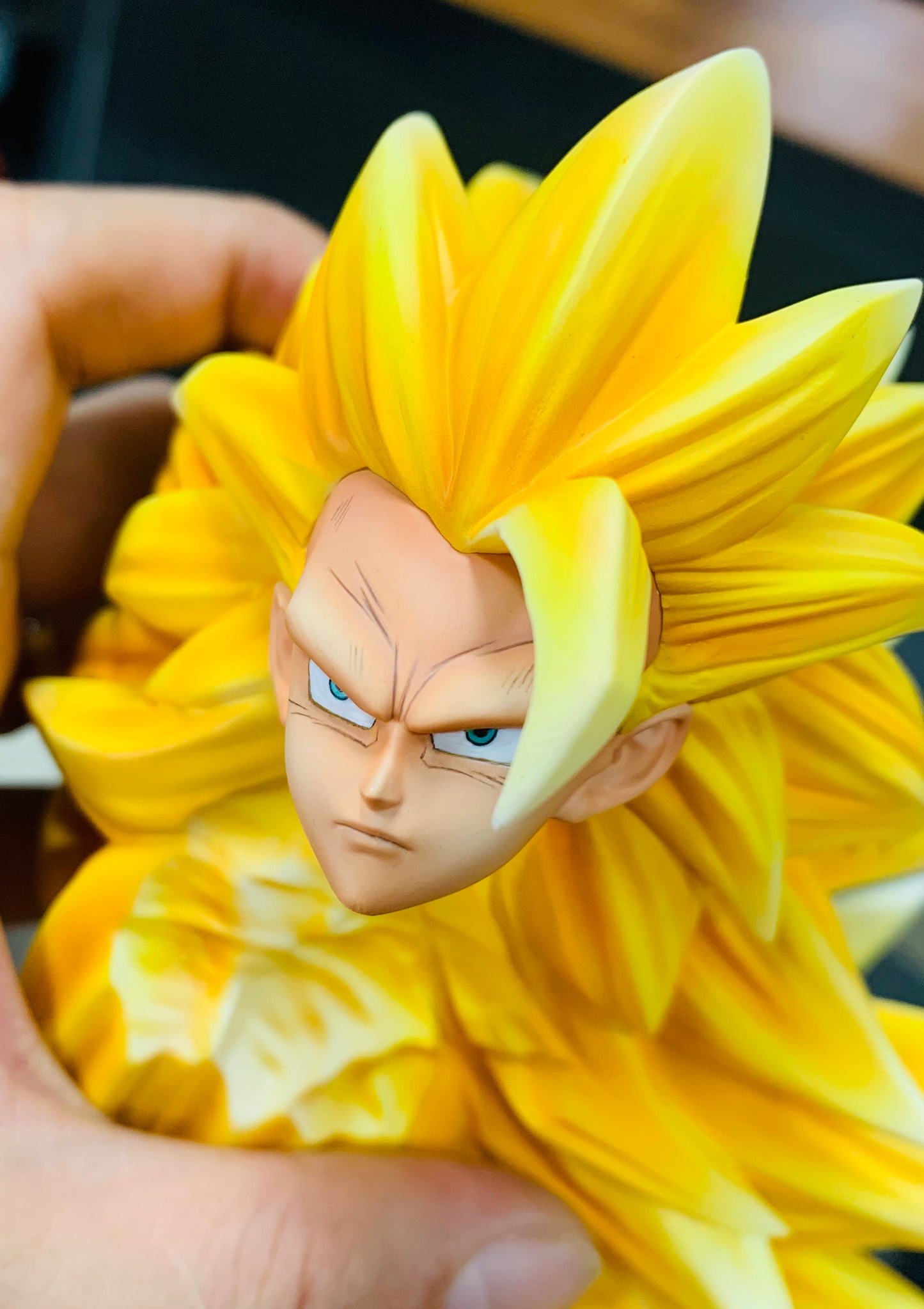 SUPER BOMB STUDIO – DRAGON BALL Z: SUPER SAIYAN 3 GOKU [IN STOCK]
