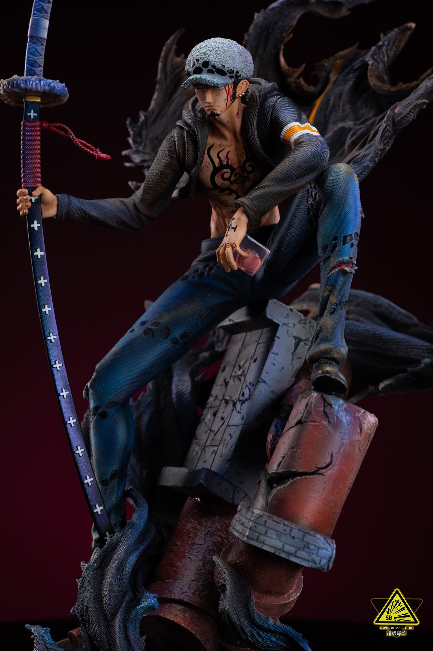 SUPER BOMB STUDIO – ONE PIECE: 7 WARLORDS BATTLE DAMAGED SERIES, 1. TRAFALGAR LAW [PRE-ORDER]