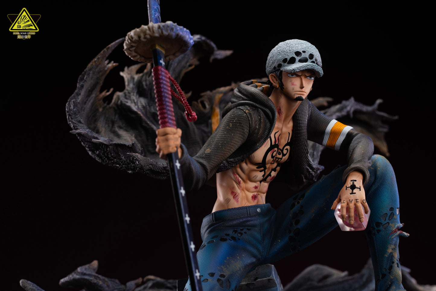 SUPER BOMB STUDIO – ONE PIECE: 7 WARLORDS BATTLE DAMAGED SERIES, 1. TRAFALGAR LAW [PRE-ORDER]