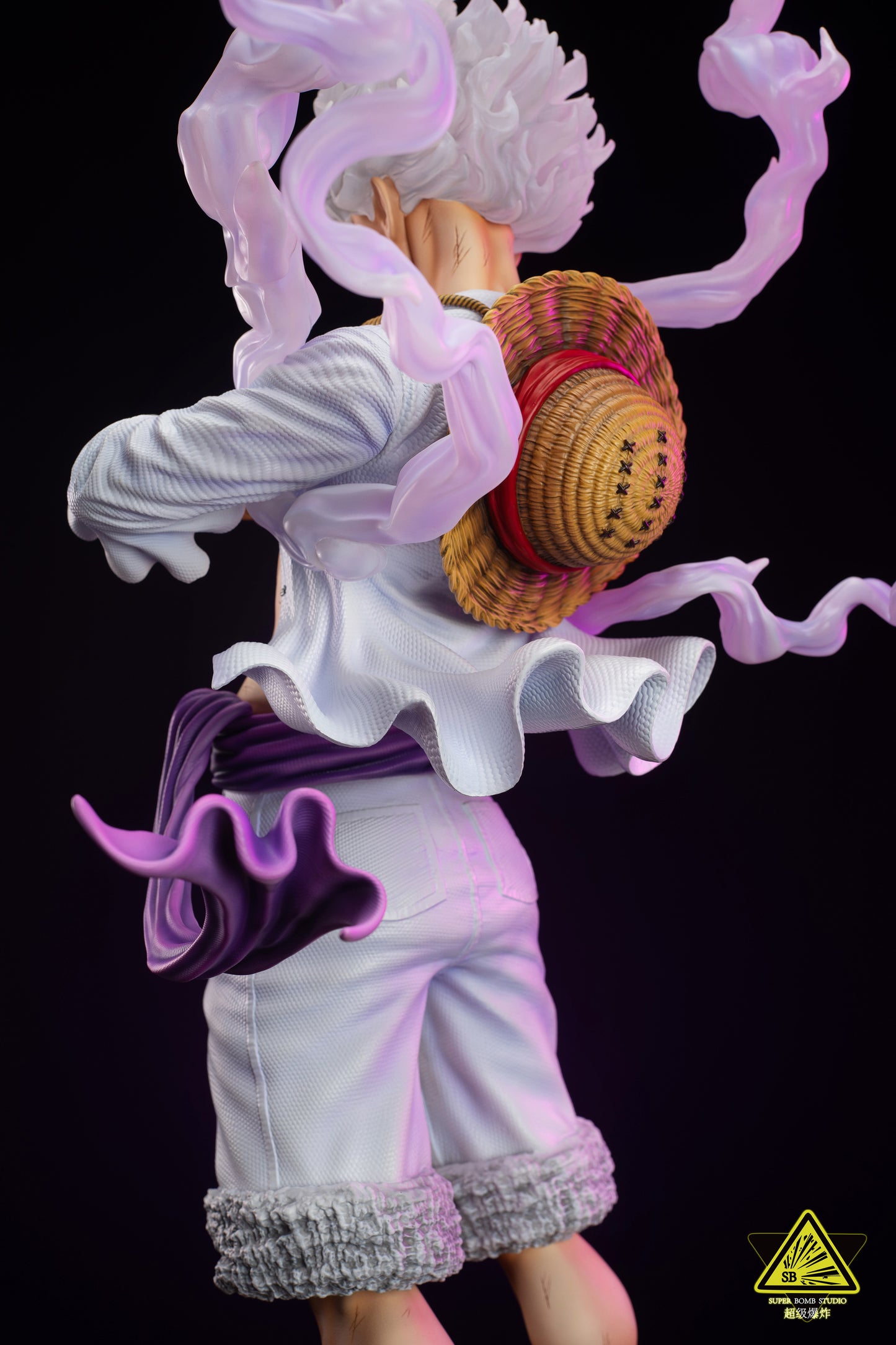 SUPER BOMB STUDIO – ONE PIECE: LARGE SCALE NIKA LUFFY 1/3 [SOLD OUT]